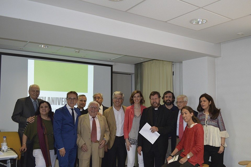 Farmacéuticos católicos en una reunión.