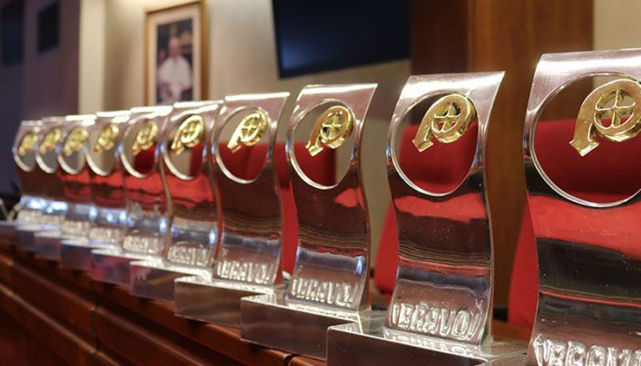 Awards-Bravo-Statuette